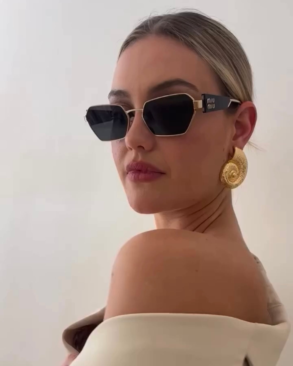 Miu Miu 53WS Sunglasses